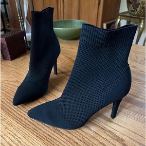 Mia McKinley Ankle Boots Women’s 7  Black Pointy Toe Sock Heels